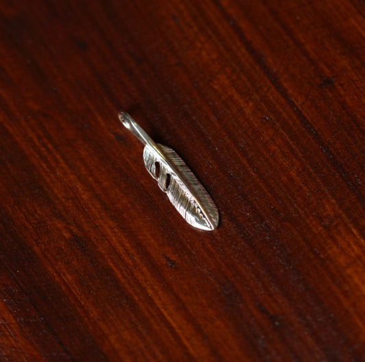 First Arrow's Silver P-593L Feather Charm (XS)