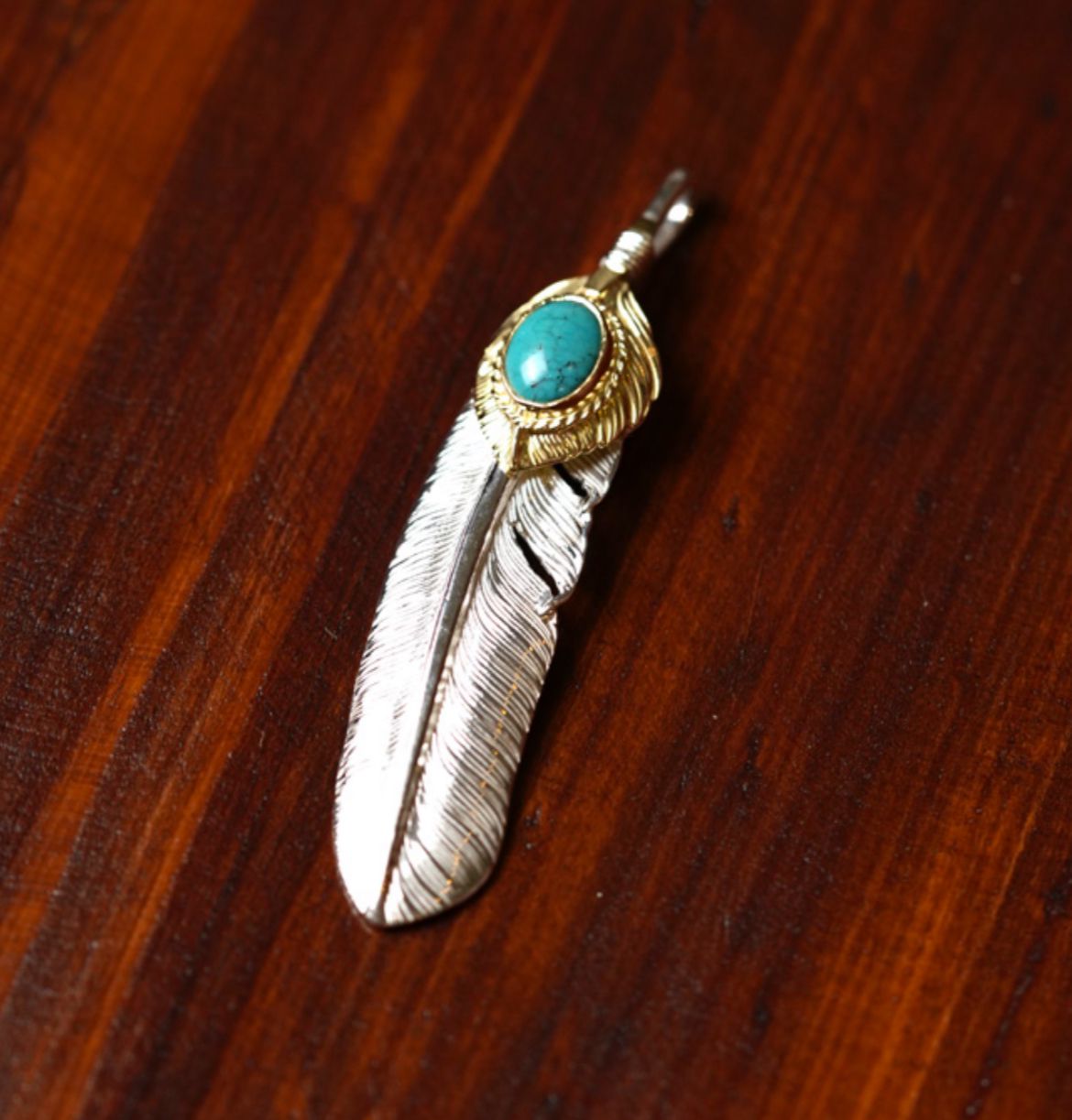 First Arrow's Silver P-601R Feather With K18 Heartfeather and Turquoise (K18 Bezel)